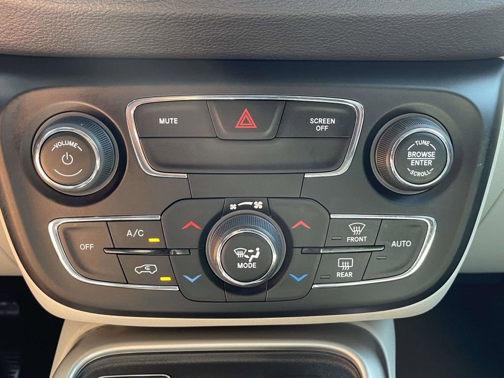 Used 2020 Jeep Compass Latitude FWD image 36