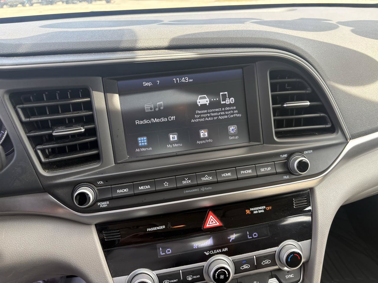 Used 2020 Hyundai Elantra SEL FWD image 19