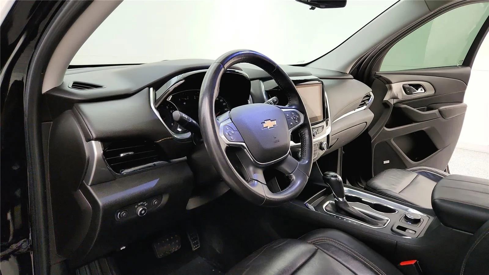 Used 2018 Chevrolet Traverse LT image 23