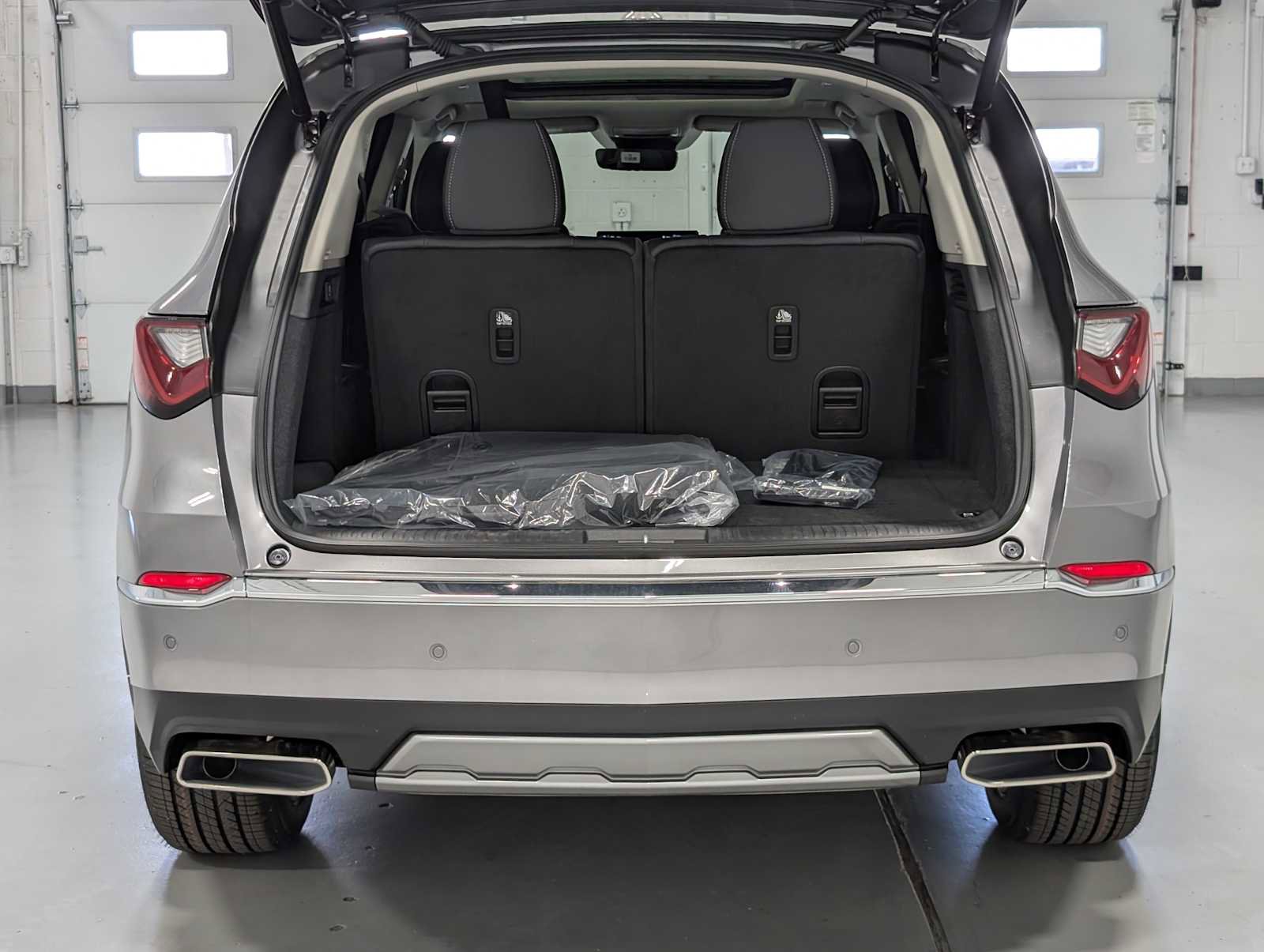 Used 2025 Acura MDX SH-AWD w/ Technology Package image 25