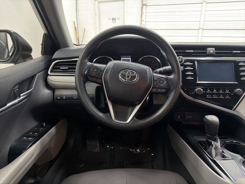 Used 2018 Toyota Camry LE image 19