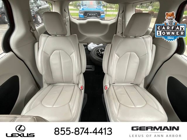 Used 2018 Chrysler Pacifica Touring-L FWD image 16