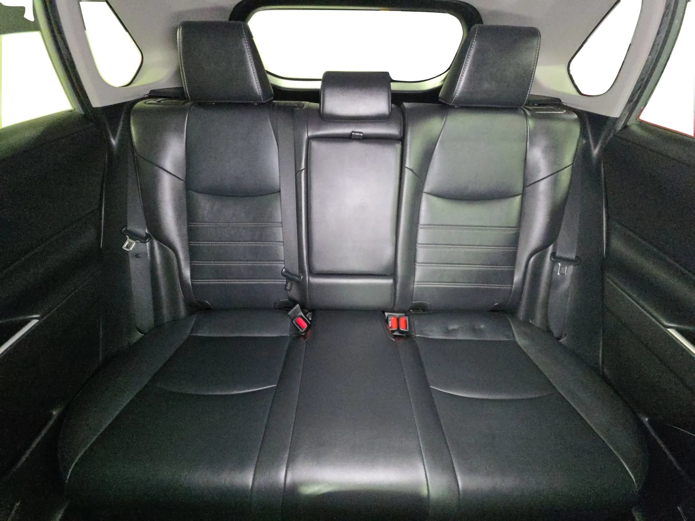 Used 2022 Toyota RAV4 XLE Premium FWD image 31