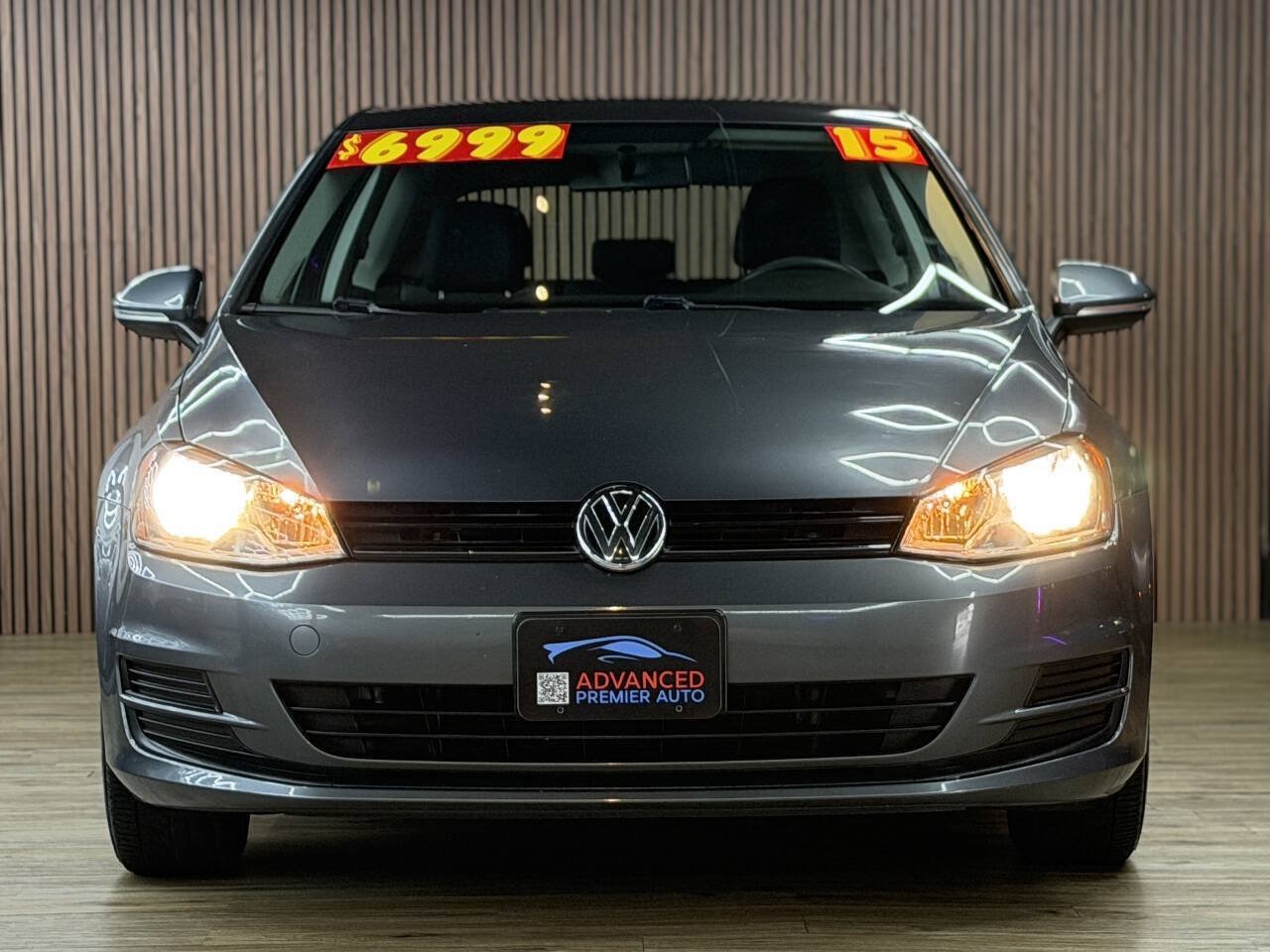 Used 2015 Volkswagen Golf S FWD image 2
