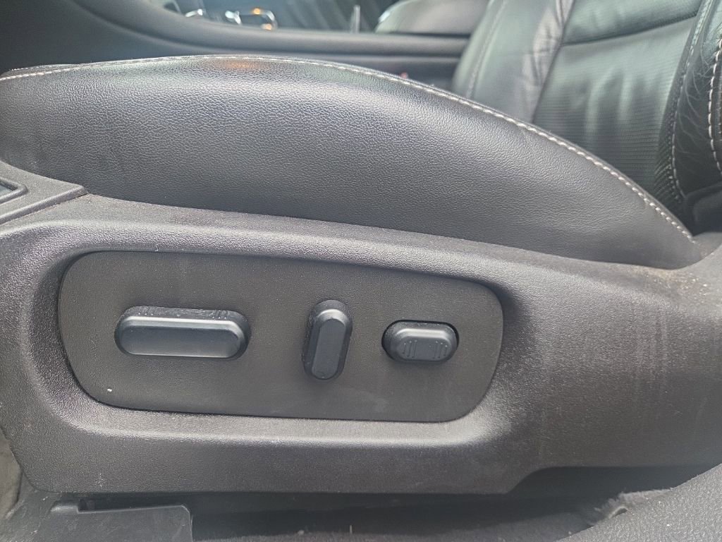 Used 2019 Ford Taurus Limited AWD/4WD image 2