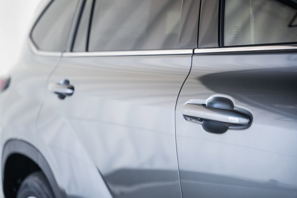 New 2026 Toyota Highlander Platinum AWD/4WD image 17