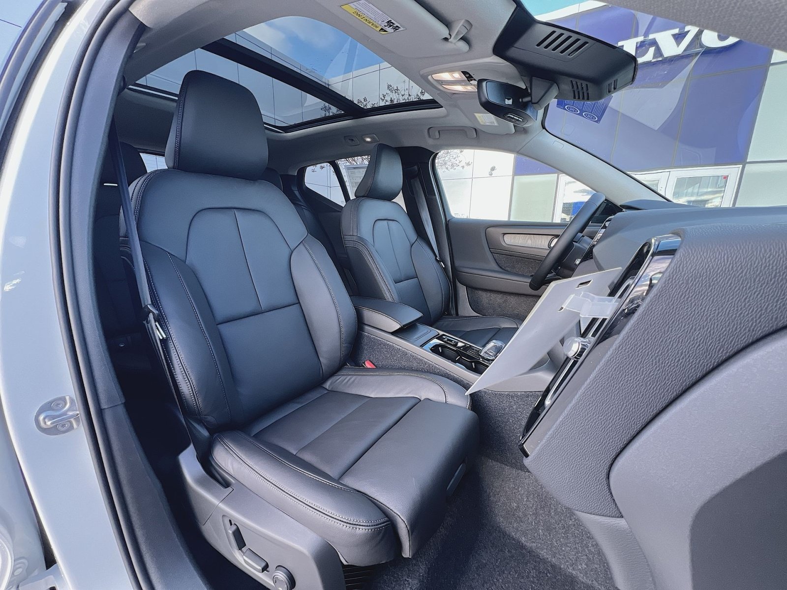 New 2026 Volvo XC40 B5 Ultra w/ Protection Package Premier AWD/4WD image 27