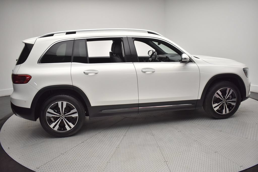 Used 2025 Mercedes-Benz GLB 250 4MATIC image 4