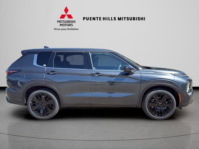 New 2026 Mitsubishi Outlander LE image 4