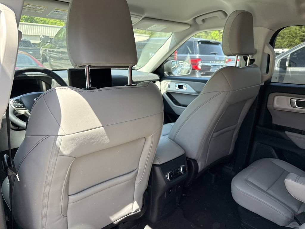 Used 2025 Ford Explorer Active w/ Active Comfort Package AWD/4WD image 13