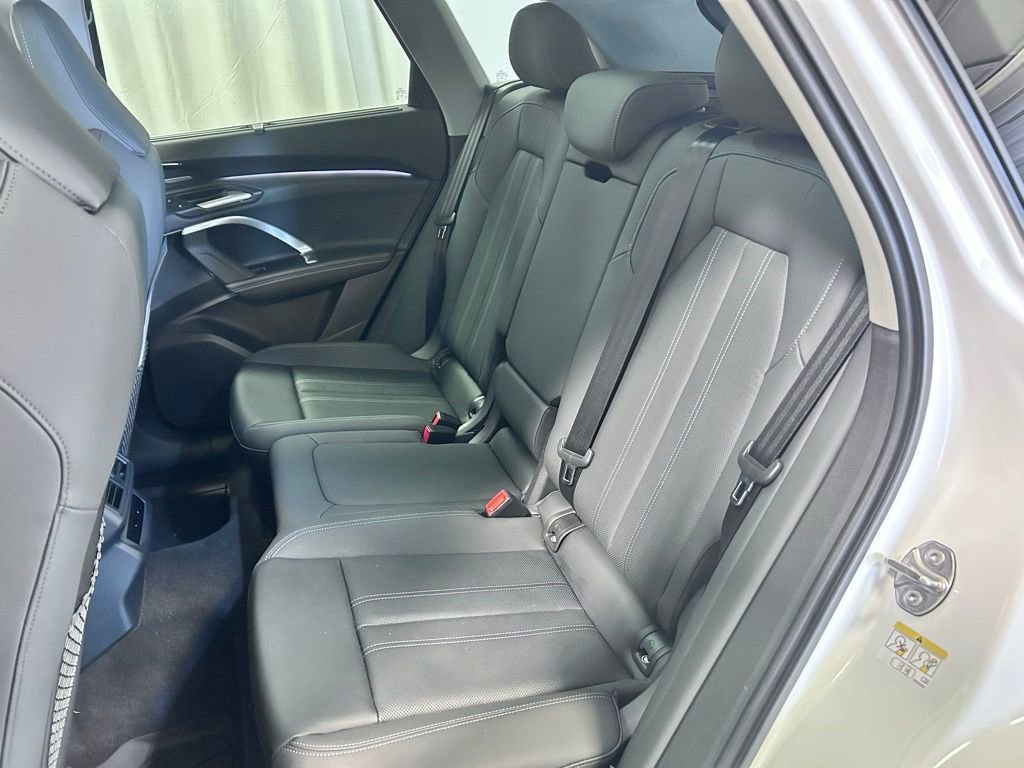 Used 2025 Audi Q5 Premium Plus w/ Premium Plus AWD/4WD image 20