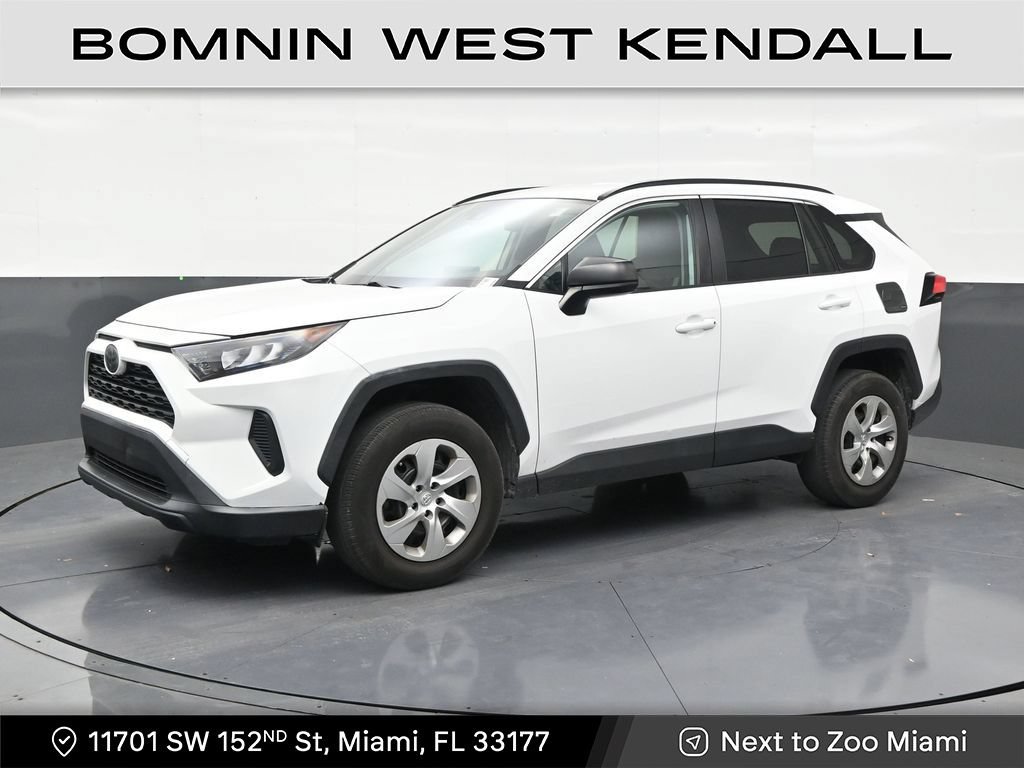 Used 2020 Toyota RAV4 LE FWD video 1