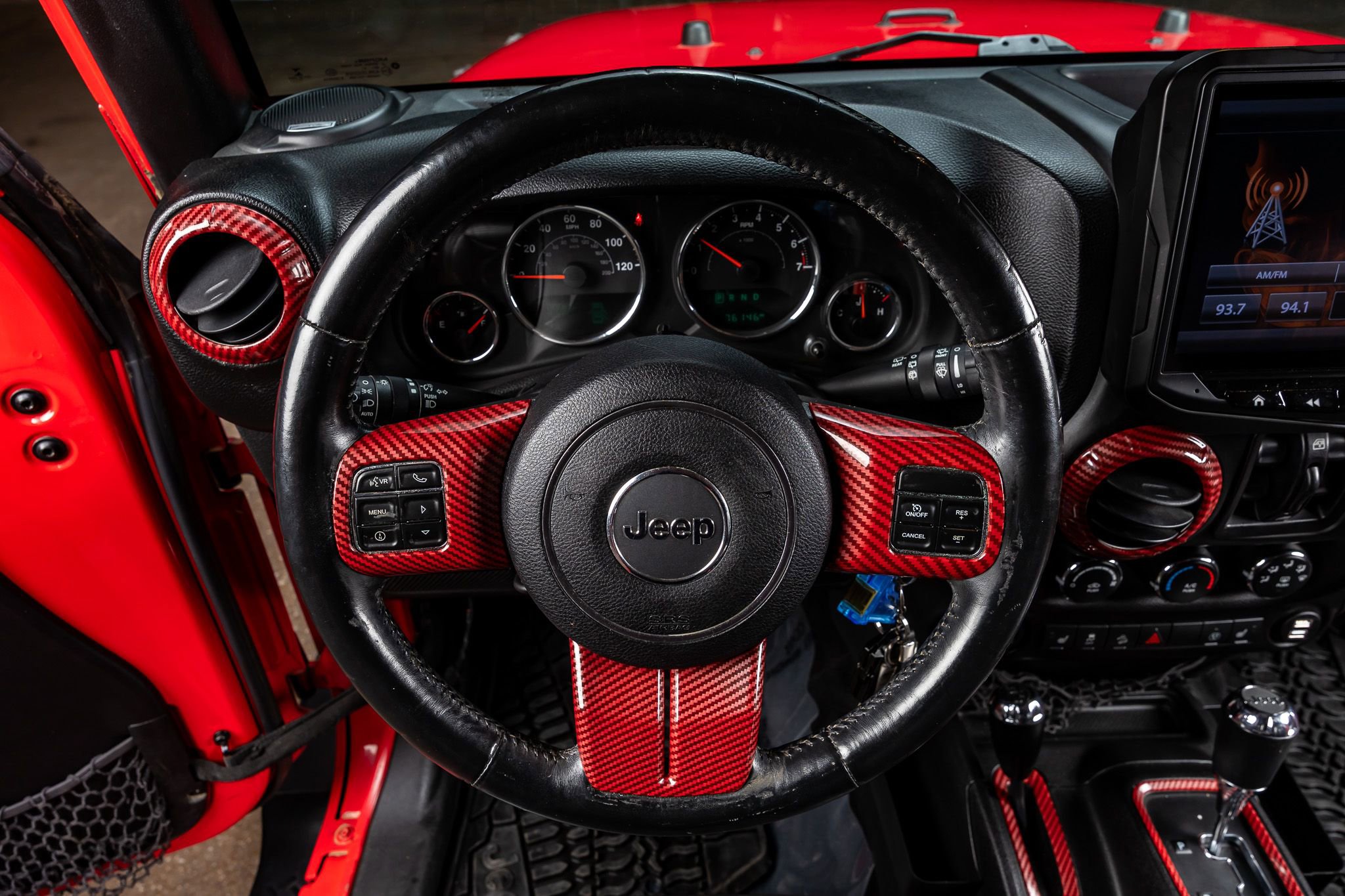 Used 2015 Jeep Wrangler Unlimited Sahara w/ Katzkin Premium Leather Group image 18