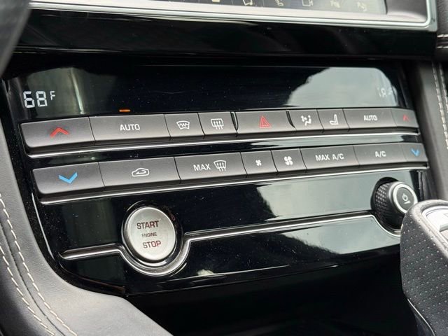 Used 2020 Jaguar F-PACE SVR image 22