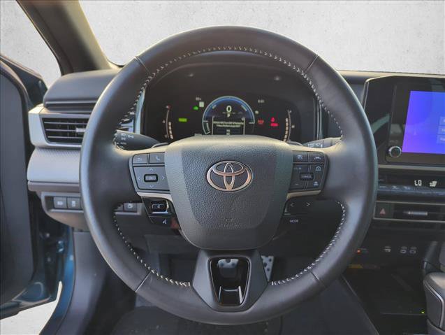 Used 2025 Toyota Camry SE FWD image 14