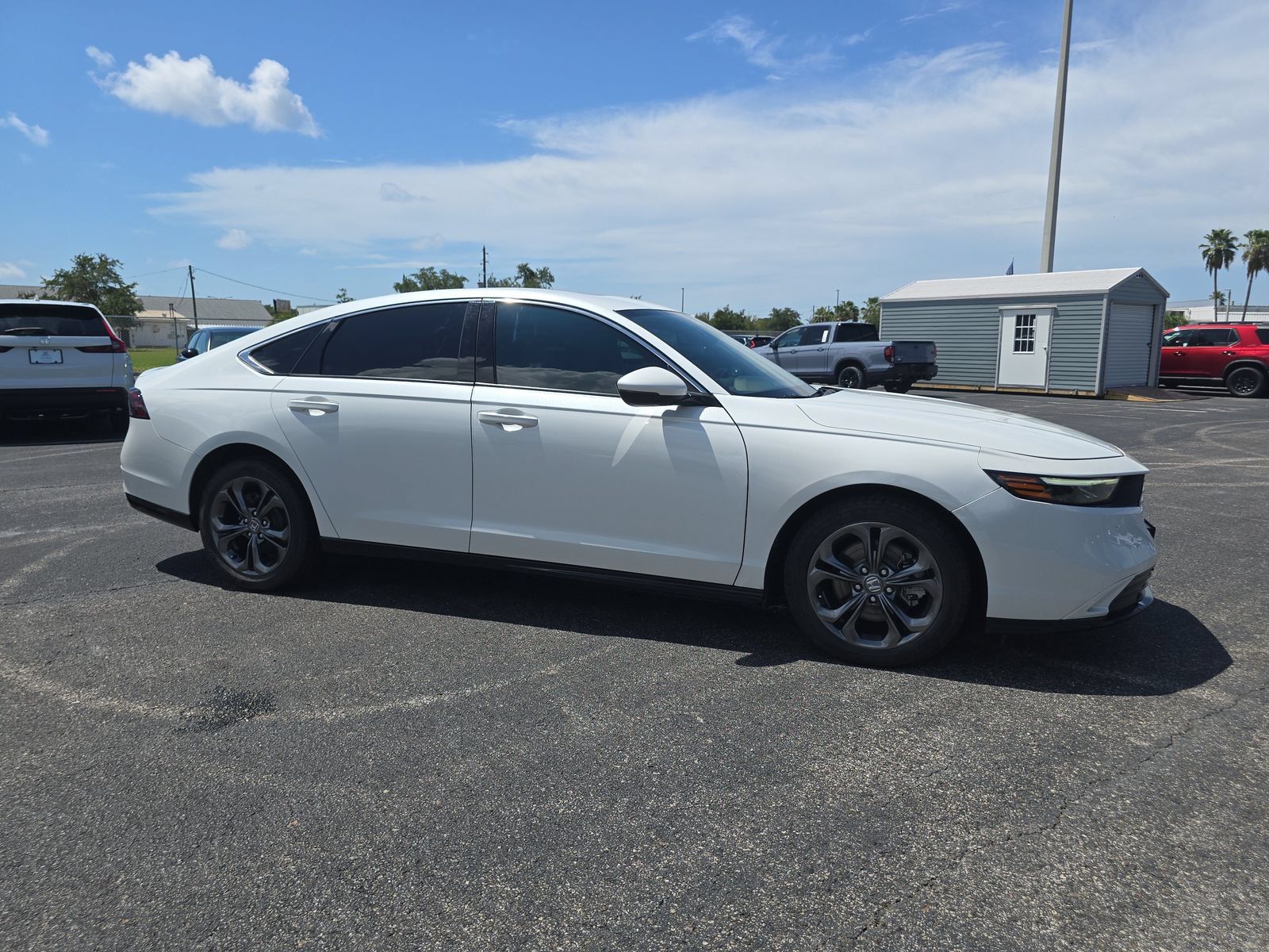 Used 2023 Honda Accord EX-L image 2