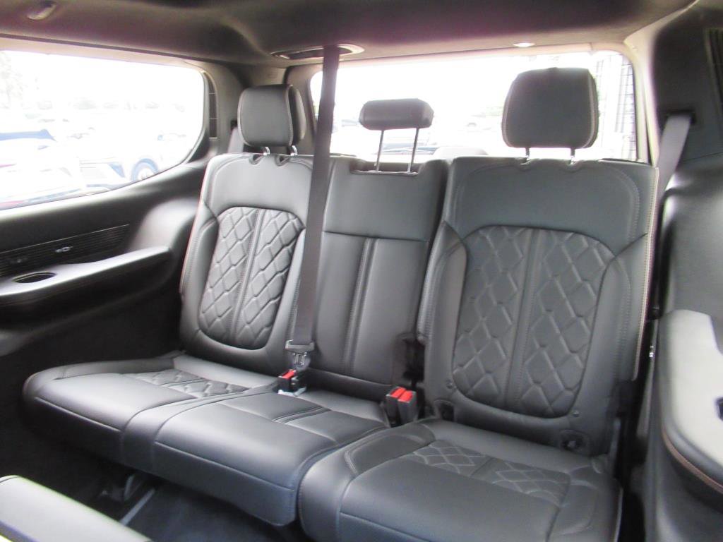 Used 2023 Jeep Grand Wagoneer Series III image 21