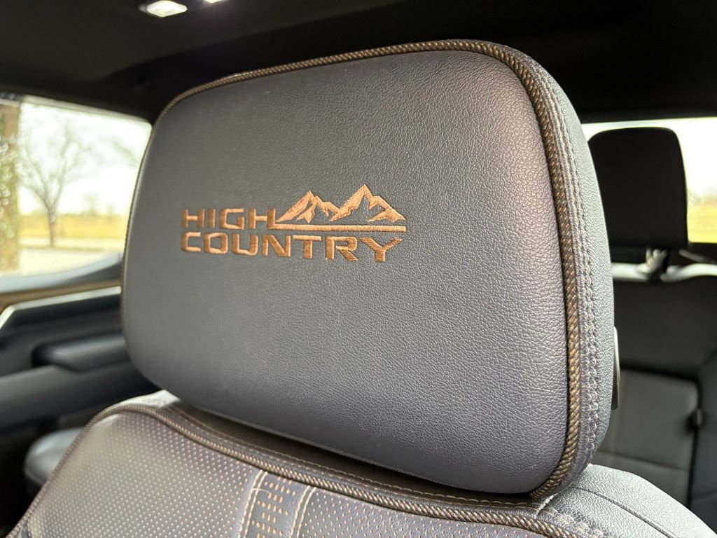 Used 2022 Chevrolet Silverado 1500 High Country w/ Technology Package image 28