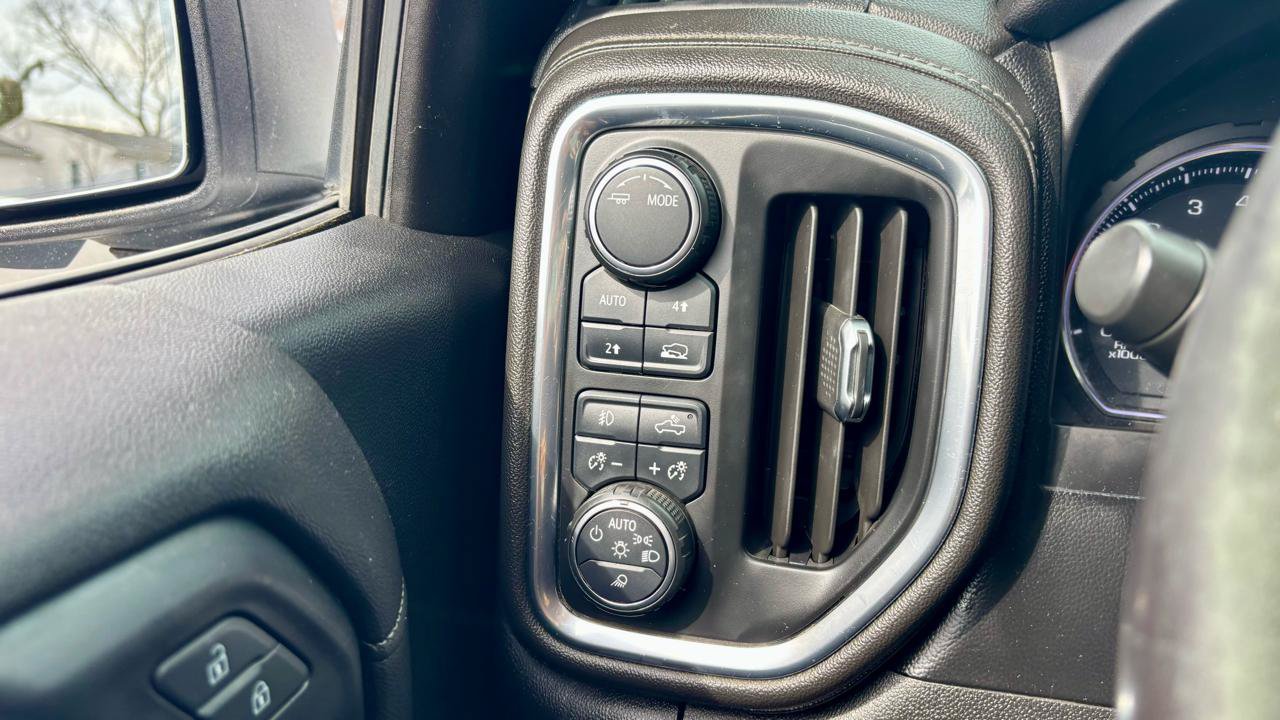 Used 2020 Chevrolet Silverado 1500 LTZ w/ LTZ Convenience Package AWD/4WD image 24