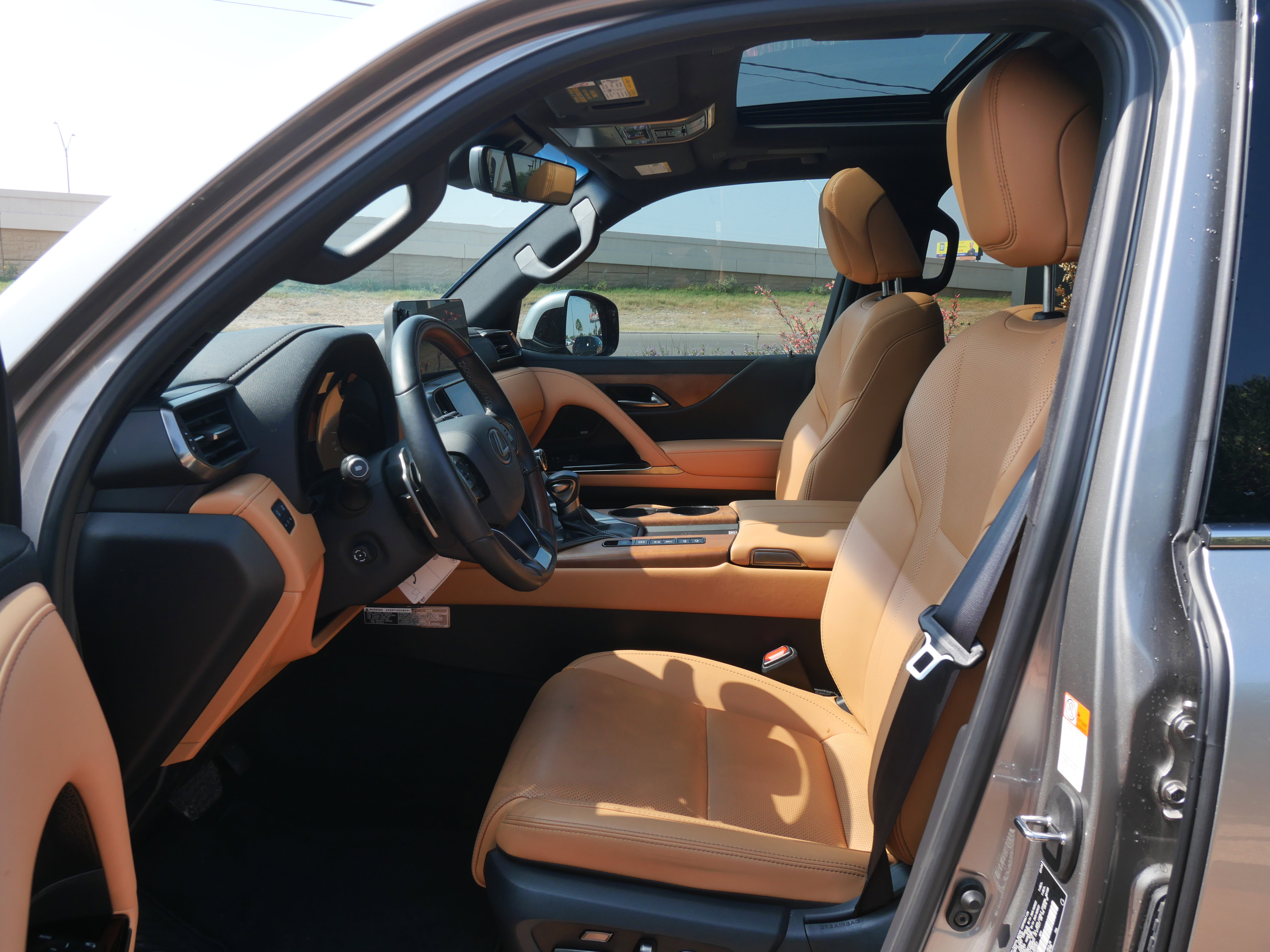 Certified 2024 Lexus LX 600 4WD w/ Luxury Package image 20