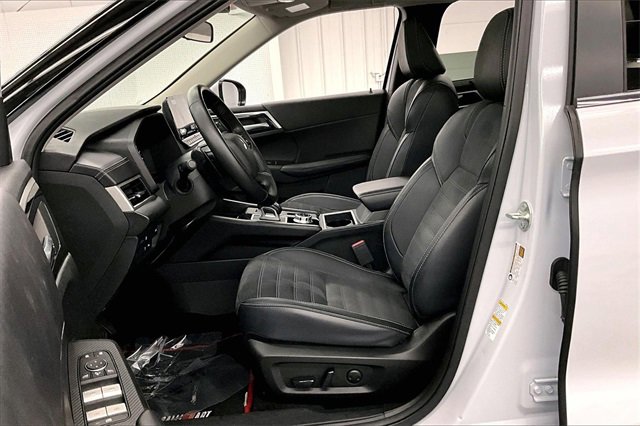 Used 2024 Mitsubishi Outlander Ralliart image 21