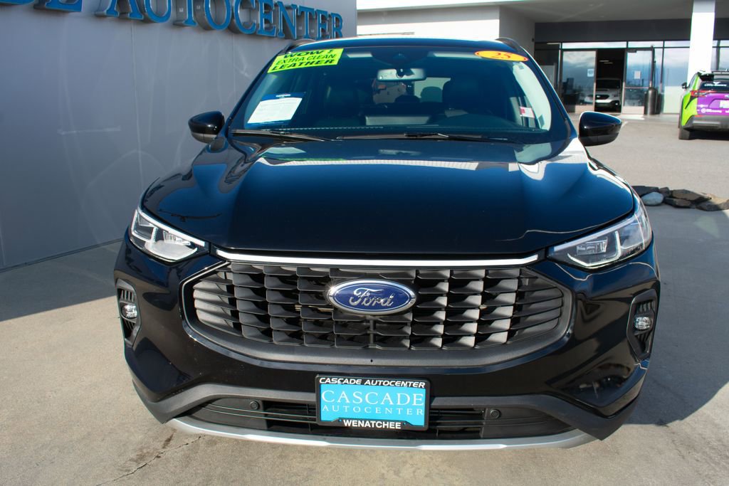 Used 2025 Ford Escape Platinum image 7