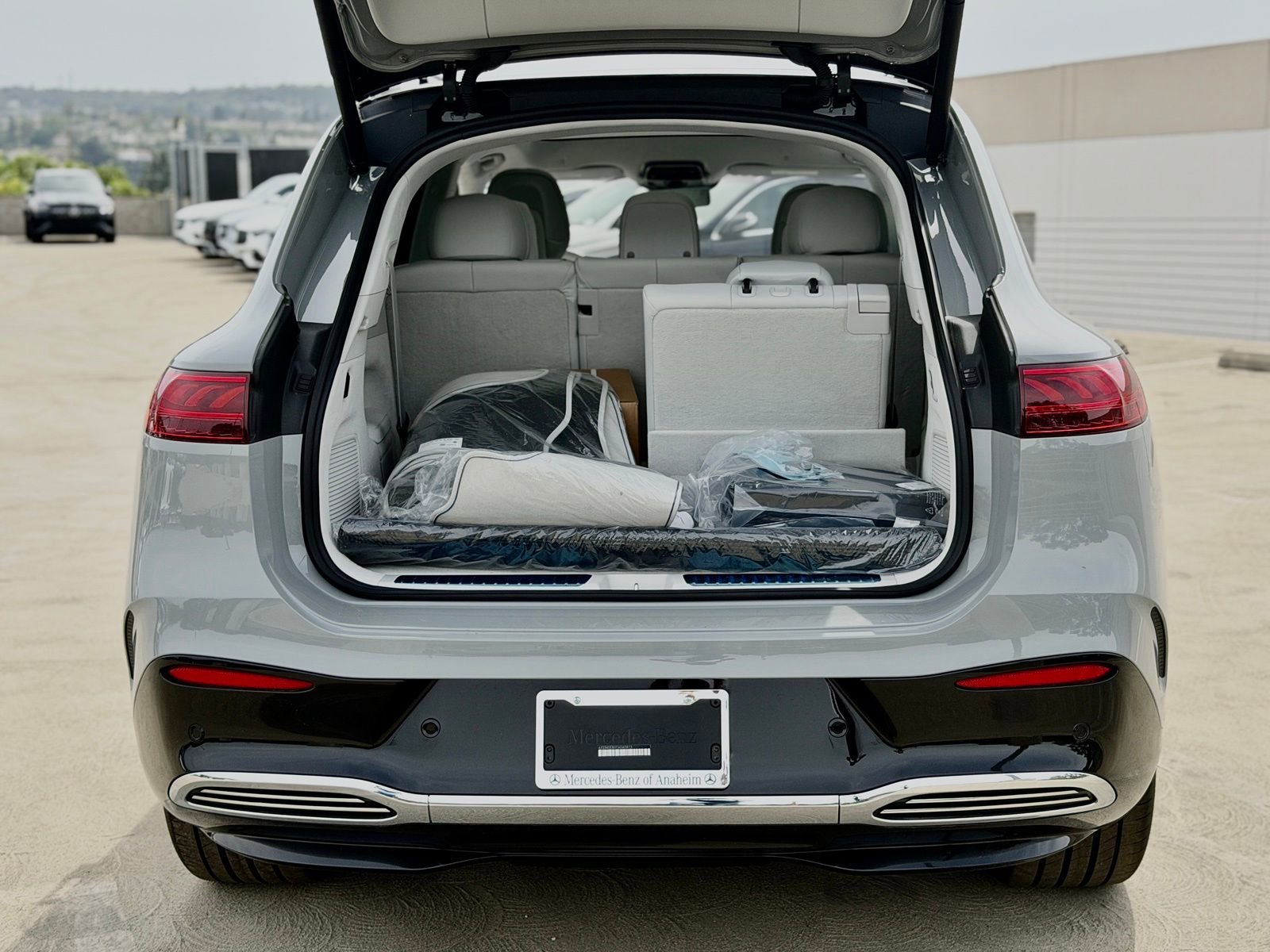 New 2026 Mercedes-Benz EQS 400 4MATIC SUV image 15