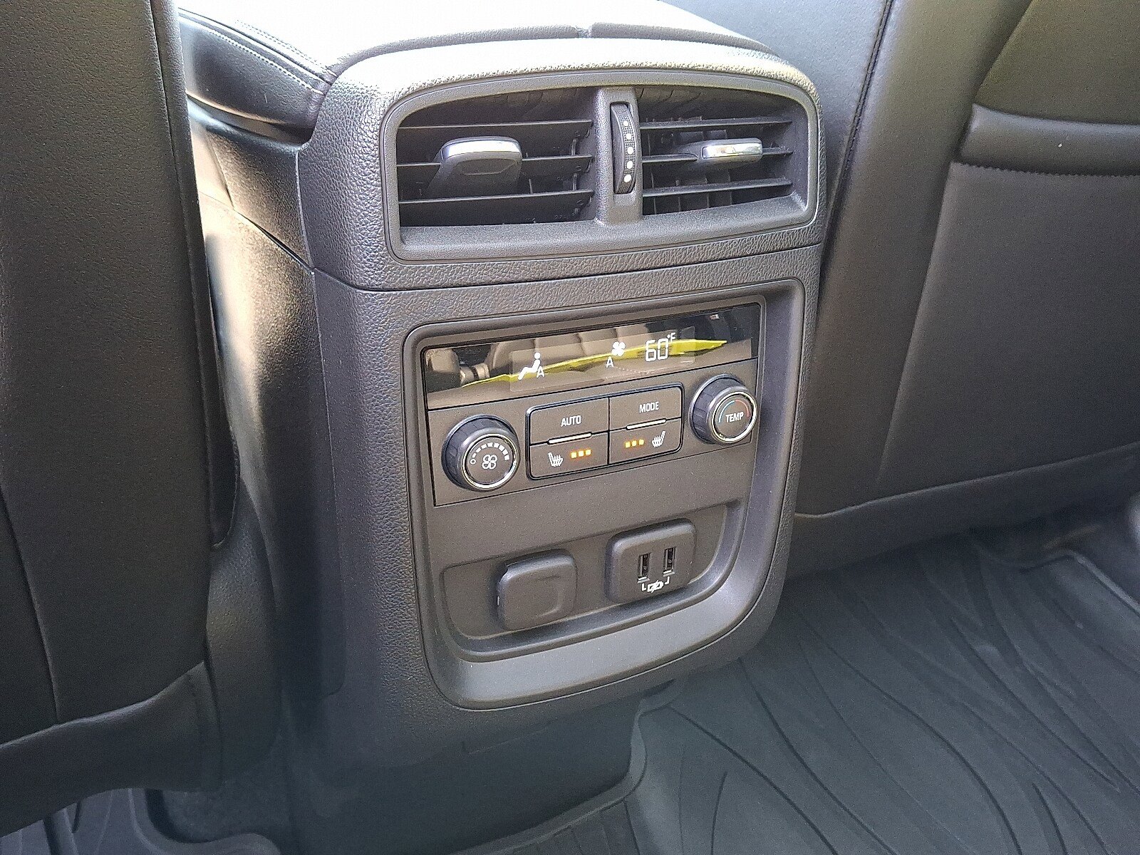 Used 2020 Buick Envision Essence w/ Experience Buick Package AWD/4WD image 13