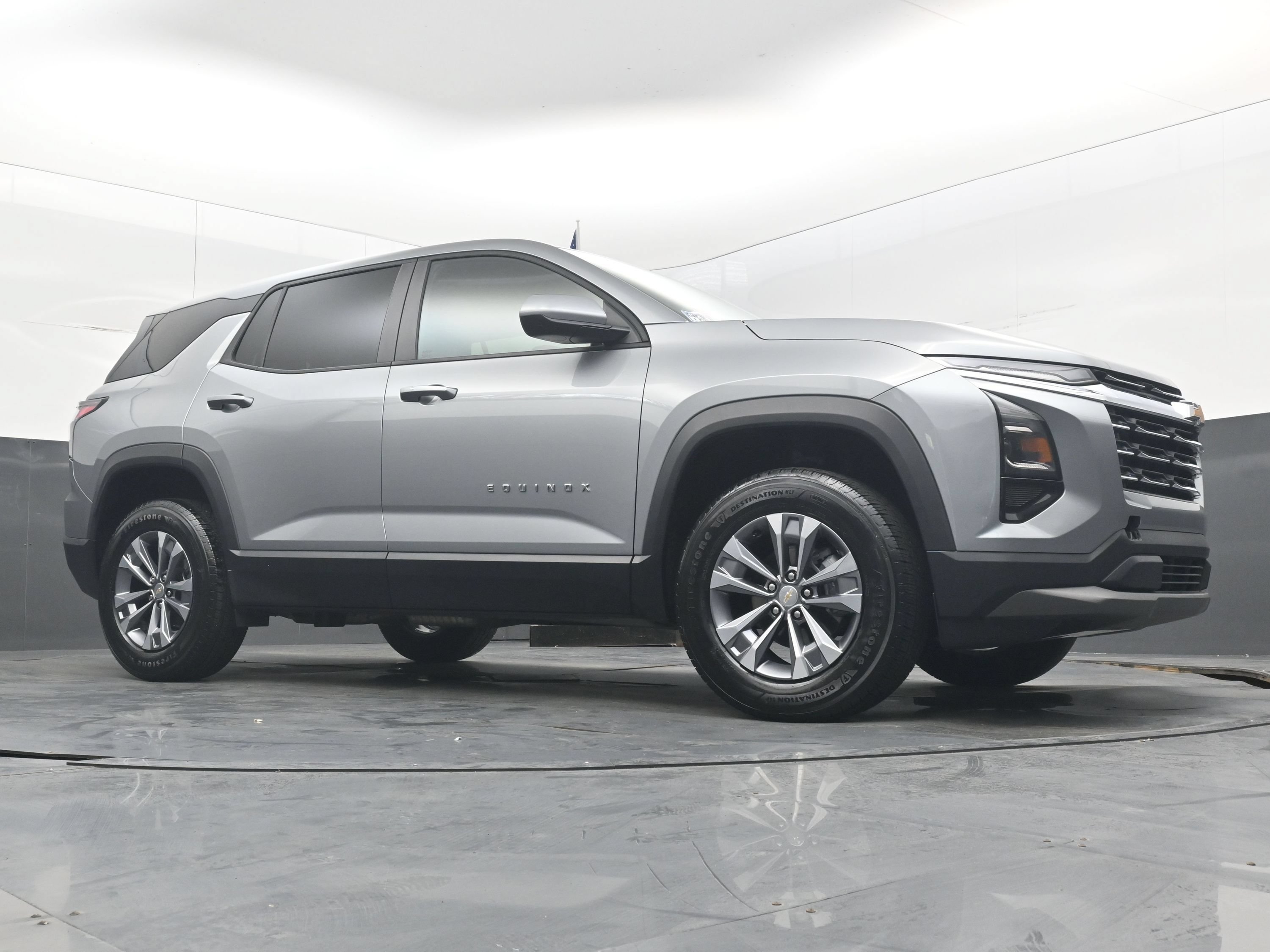 Used 2026 Chevrolet Equinox LT FWD image 23