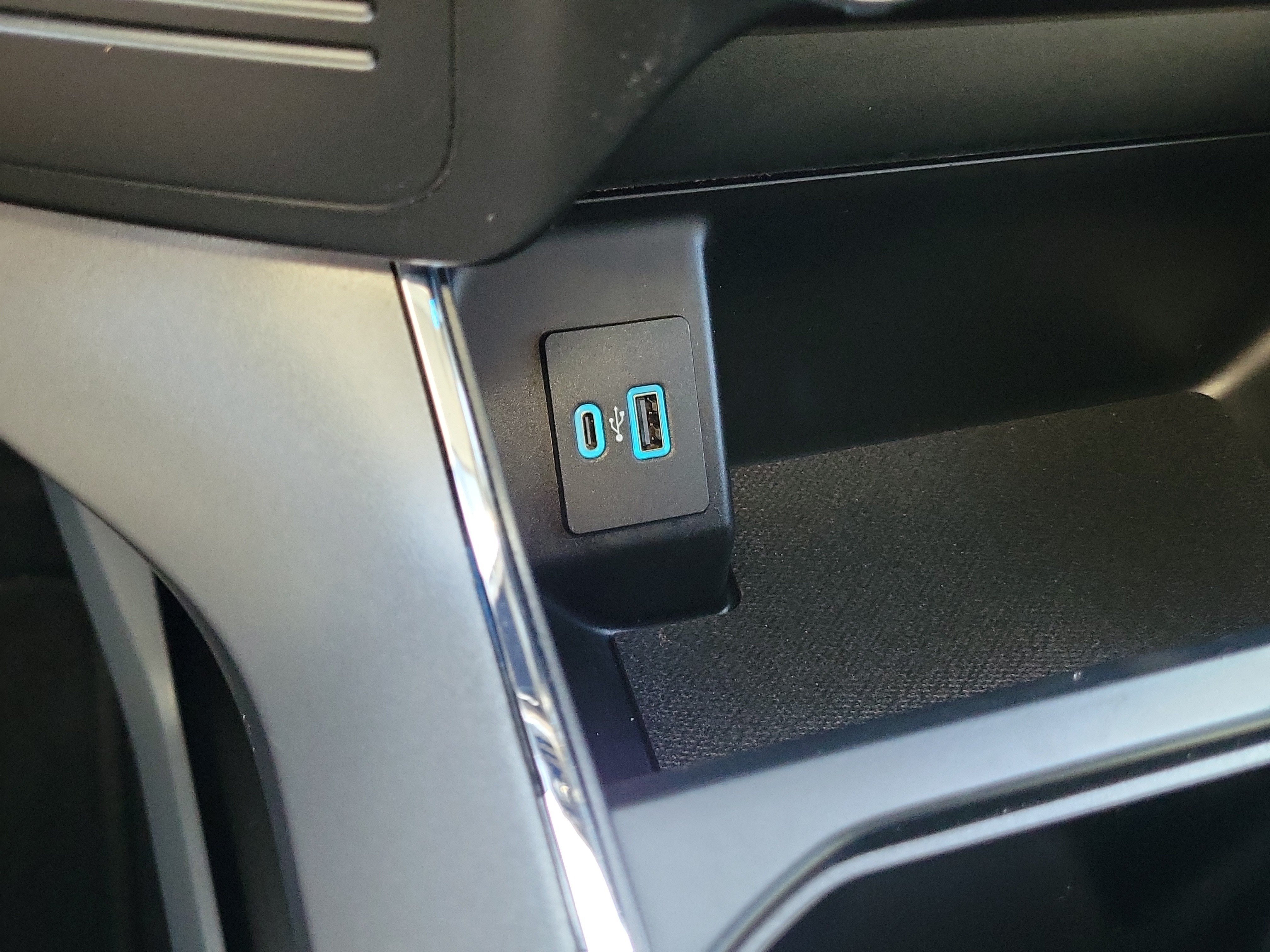 Used 2023 Ford F150 Lightning XLT w/ Equipment Group 312A High AWD/4WD image 34