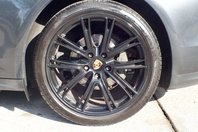 Used 2018 Porsche Panamera 4S AWD/4WD image 55