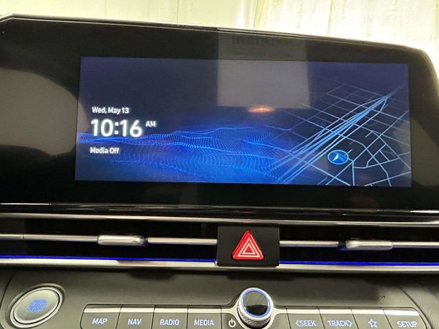 Certified 2025 Hyundai Elantra Limited FWD image 16