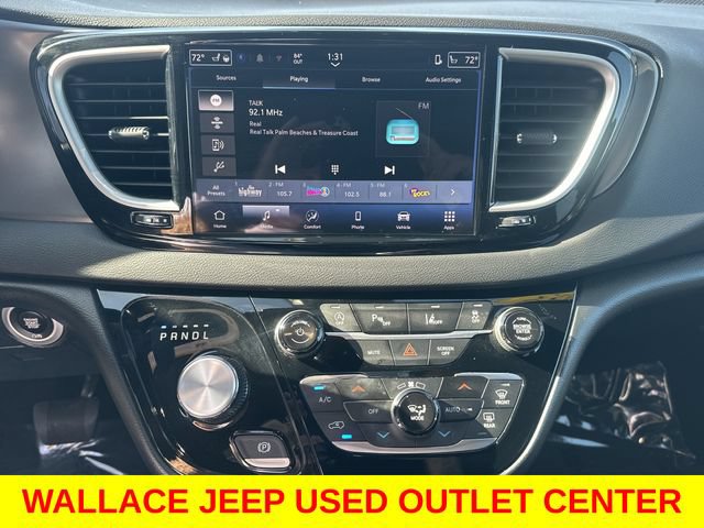 Used 2025 Chrysler Pacifica Select FWD image 23
