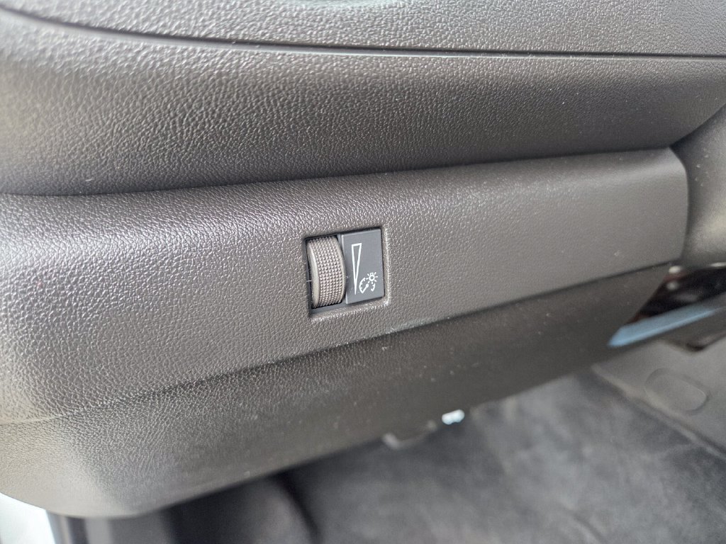 Used 2024 Chevrolet Colorado W/T RWD image 12