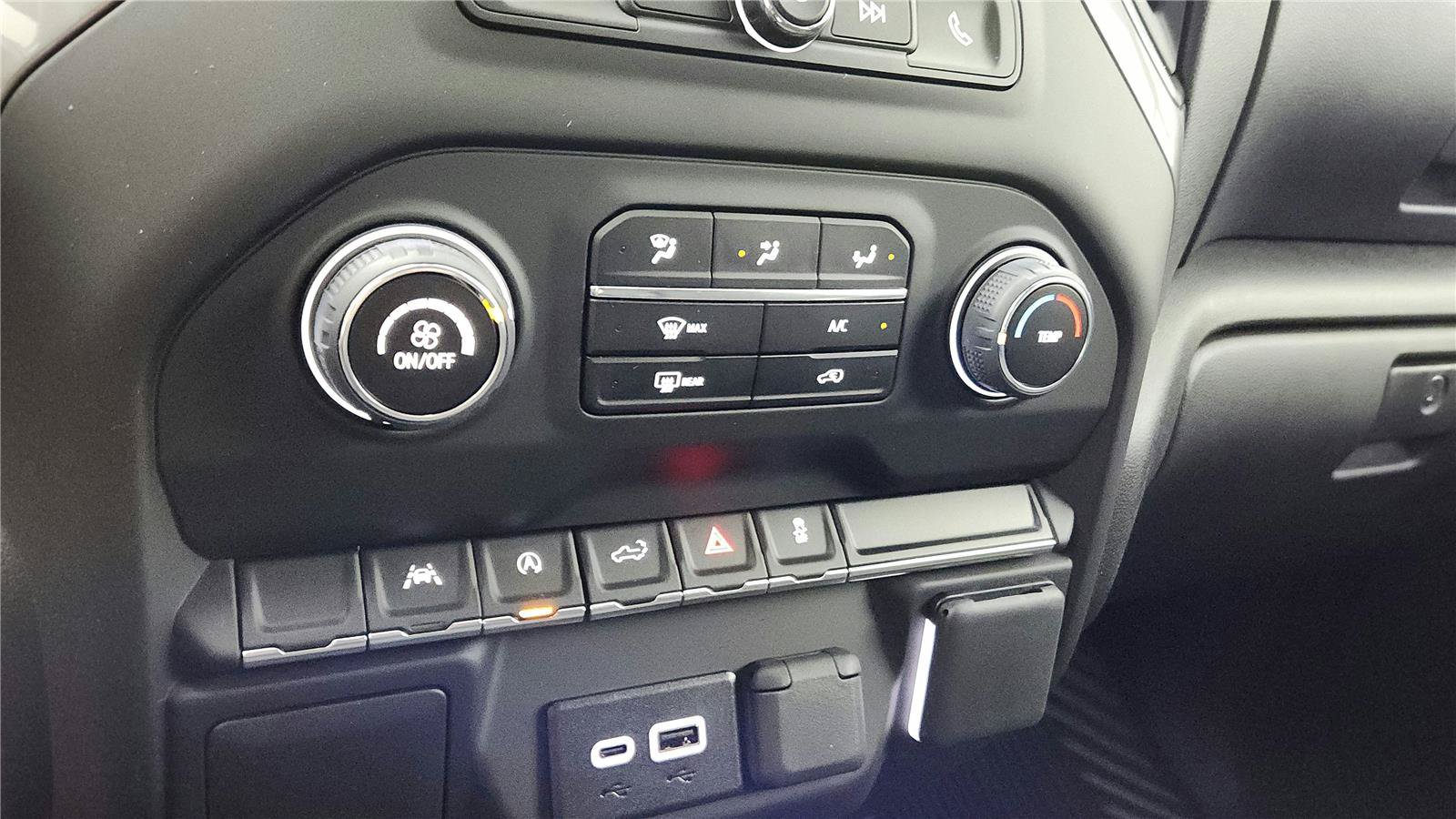 Used 2026 Chevrolet Silverado 1500 Custom AWD/4WD image 31
