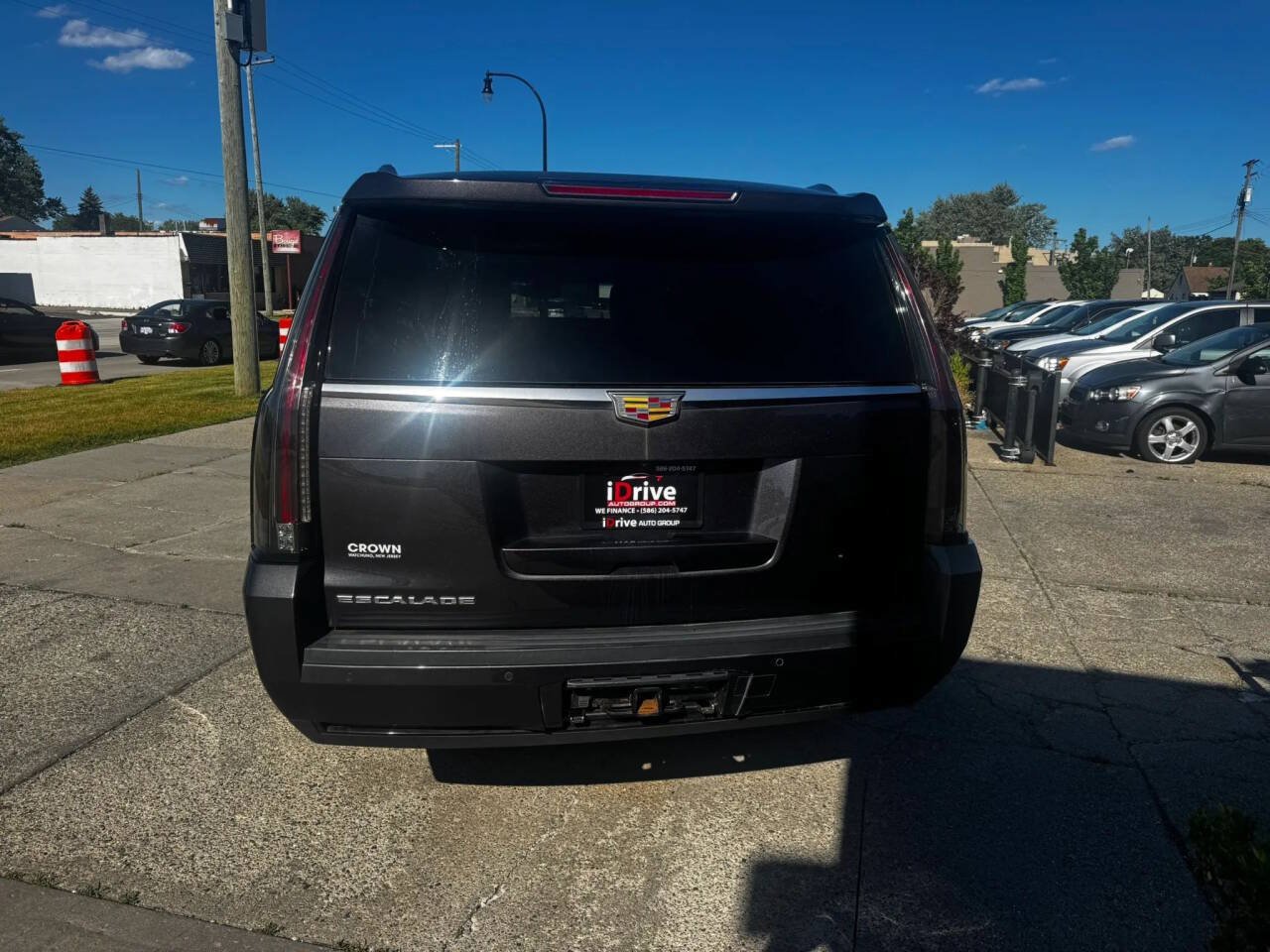 Used 2016 Cadillac Escalade ESV Platinum AWD/4WD image 8