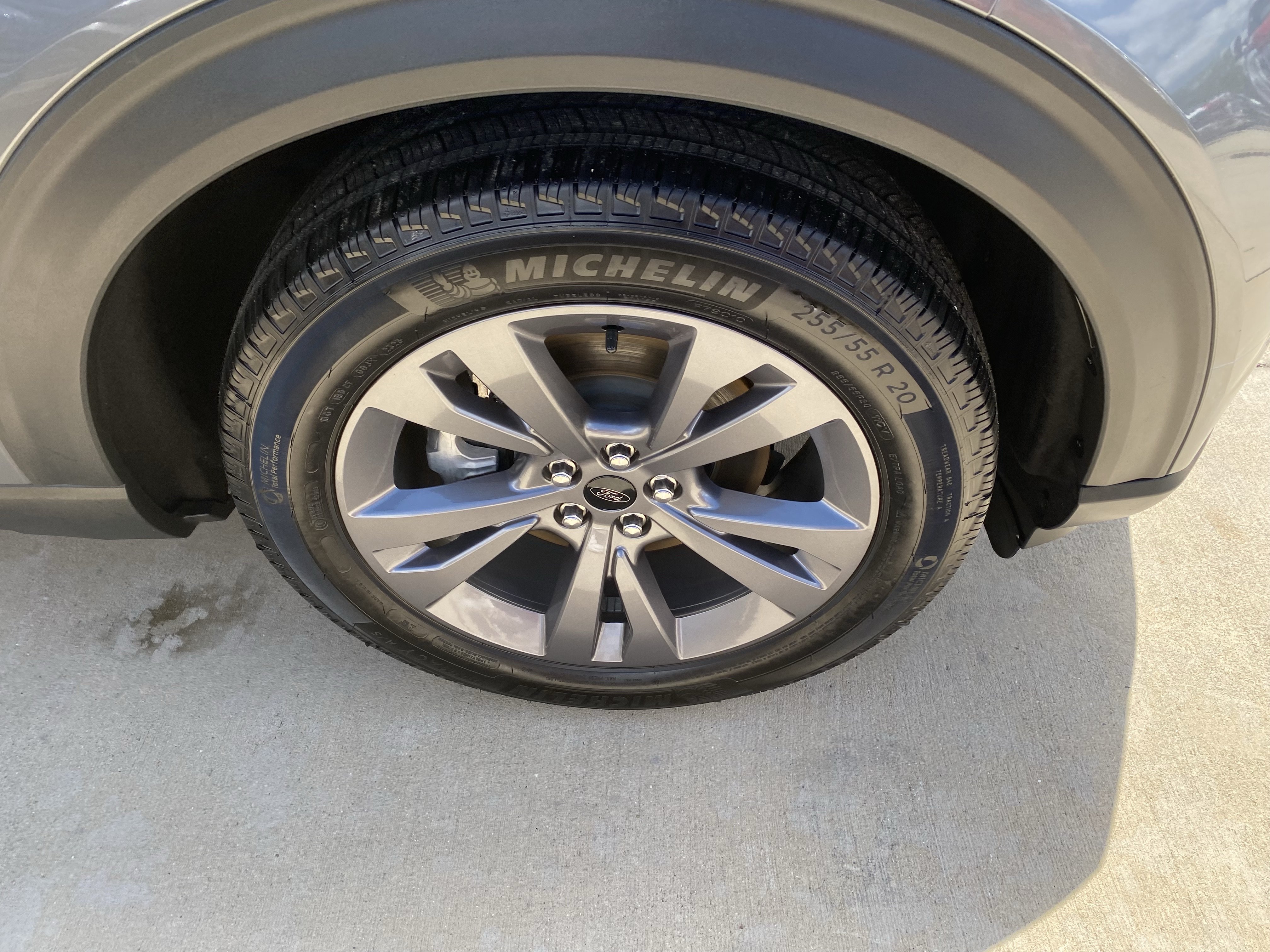Used 2022 Ford Explorer XLT w/ Equipment Group 202A RWD image 4