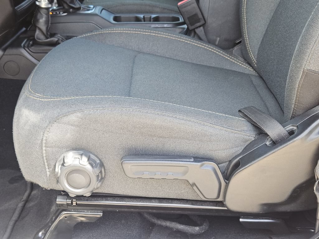 Used 2024 Jeep Wrangler Unlimited Sport AWD/4WD image 23