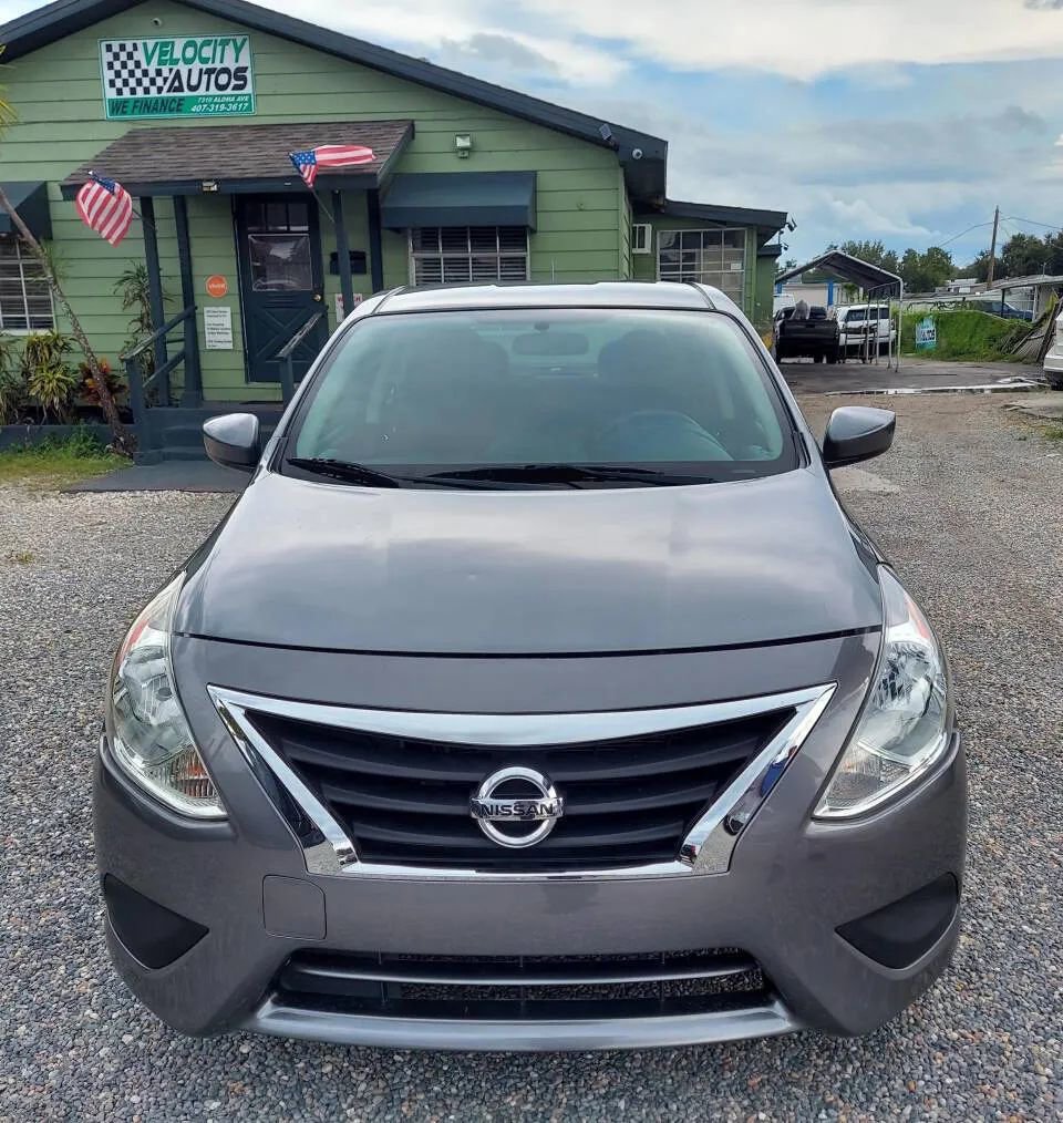 Used 2019 Nissan Versa SV image 3