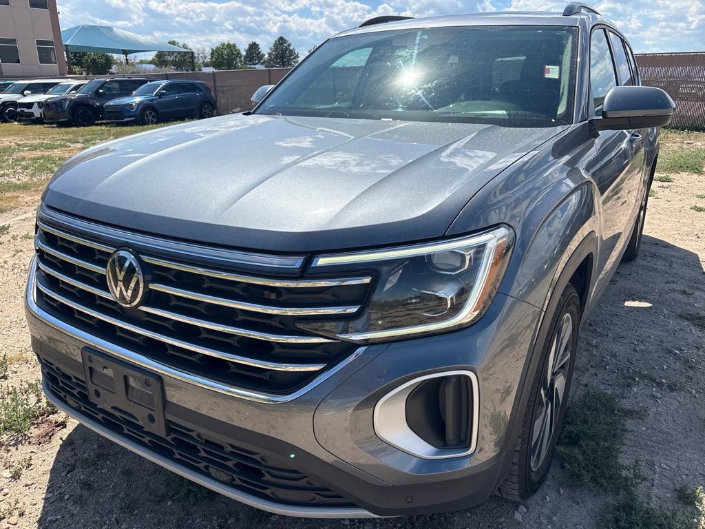 Used 2024 Volkswagen Atlas SE AWD/4WD image 1