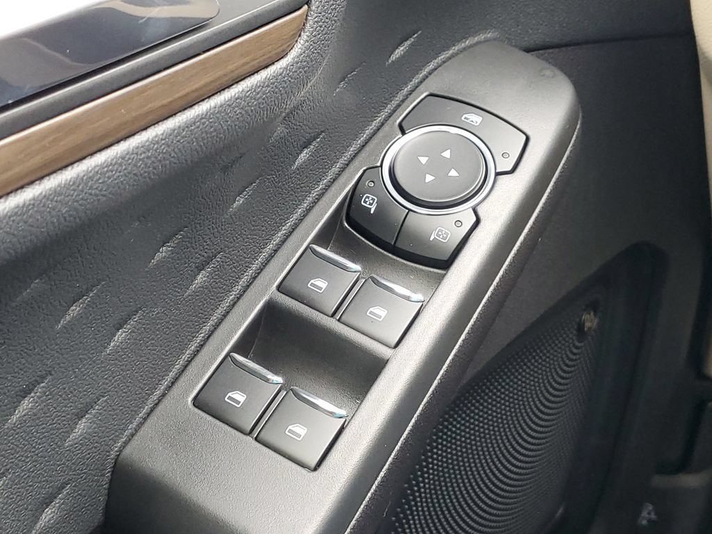 Used 2020 Ford Escape Titanium AWD/4WD image 18