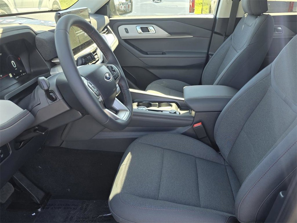 New 2025 Ford Explorer Active image 12