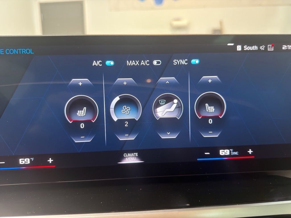 Used 2024 BMW M2 w/ Lighting Package RWD image 27
