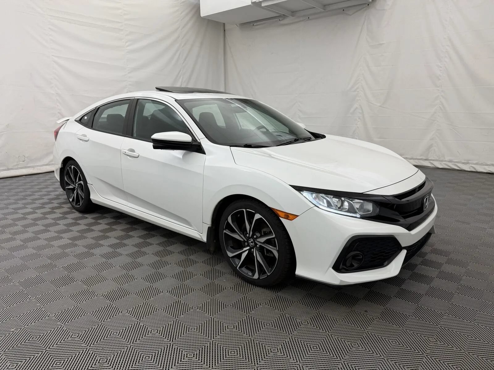 Used 2018 Honda Civic Si image 4