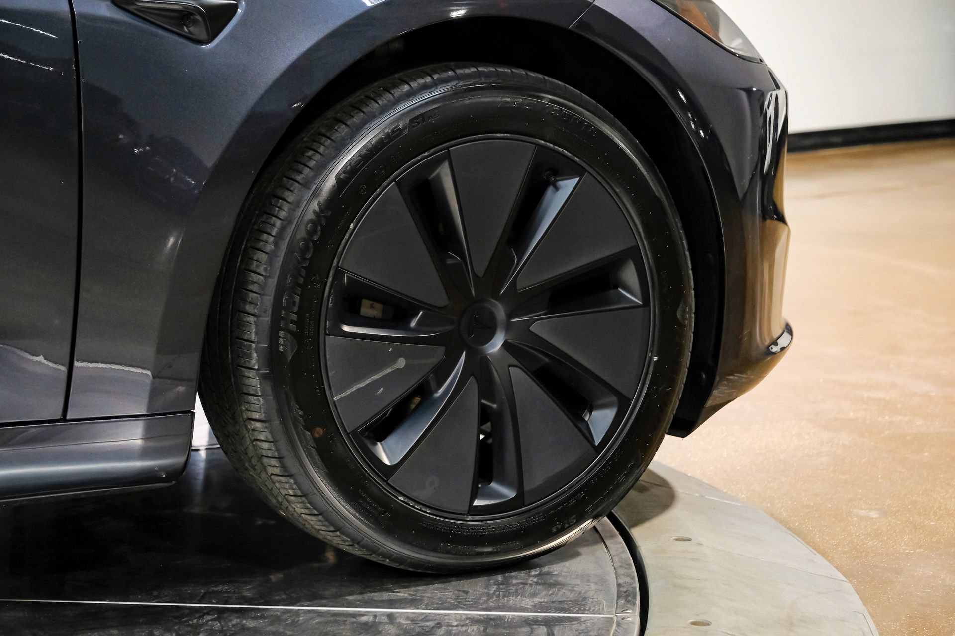 Used 2024 Tesla Model 3 Long Range RWD image 51