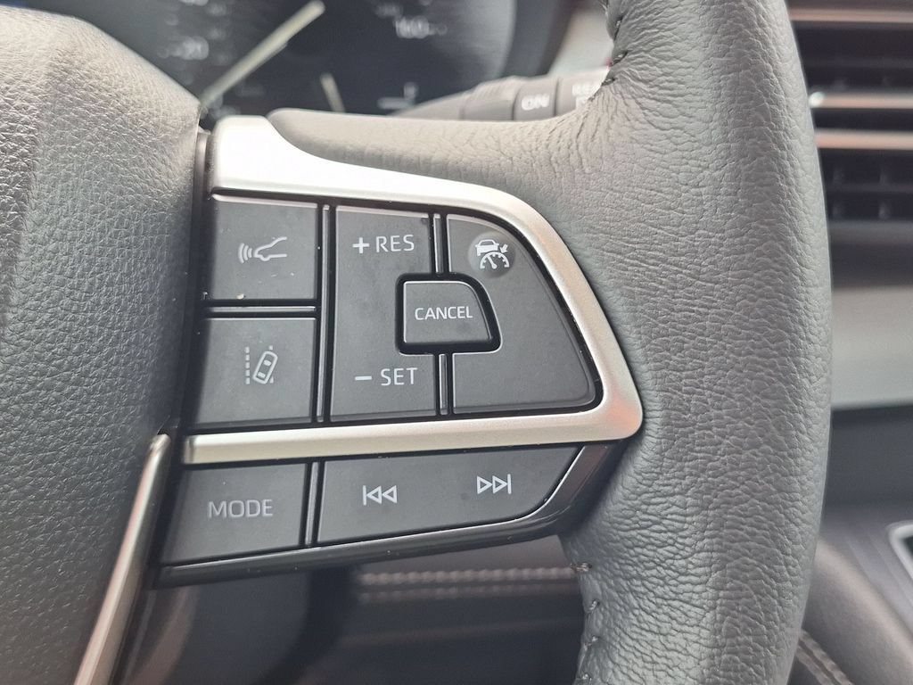 Used 2026 Toyota Sienna XLE FWD image 29
