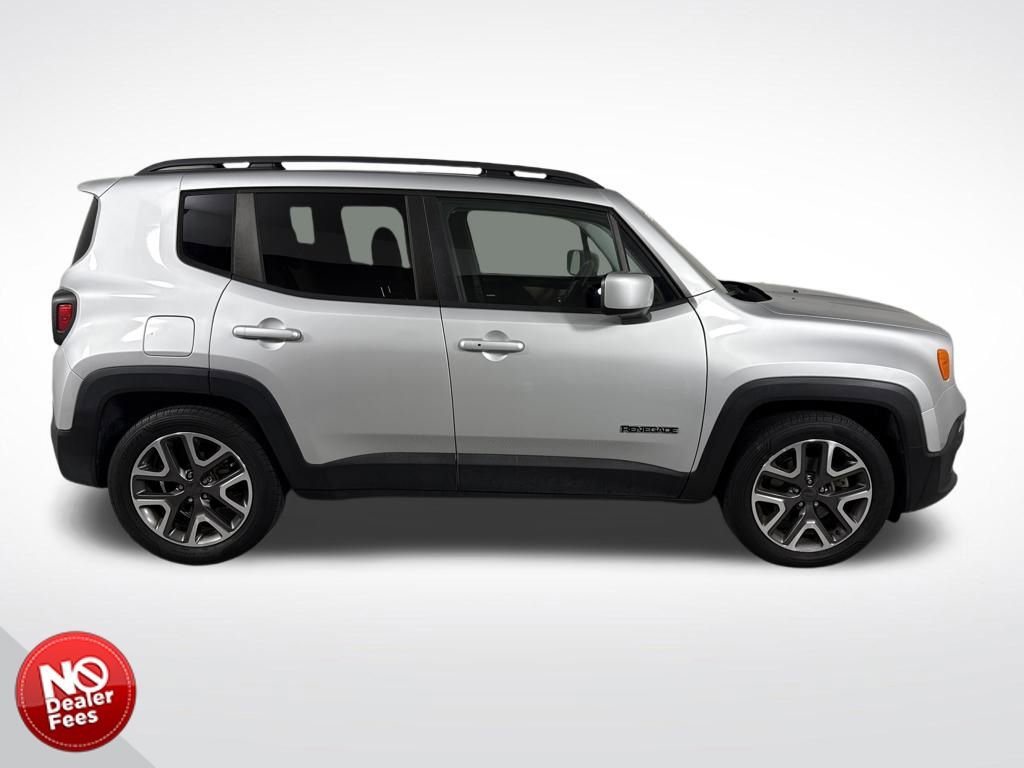 Used 2017 Jeep Renegade Latitude image 2