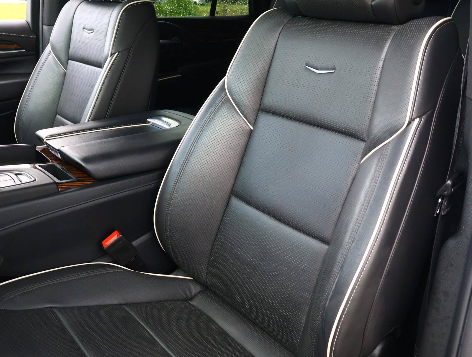 Used 2023 Cadillac Escalade Premium Luxury RWD image 14