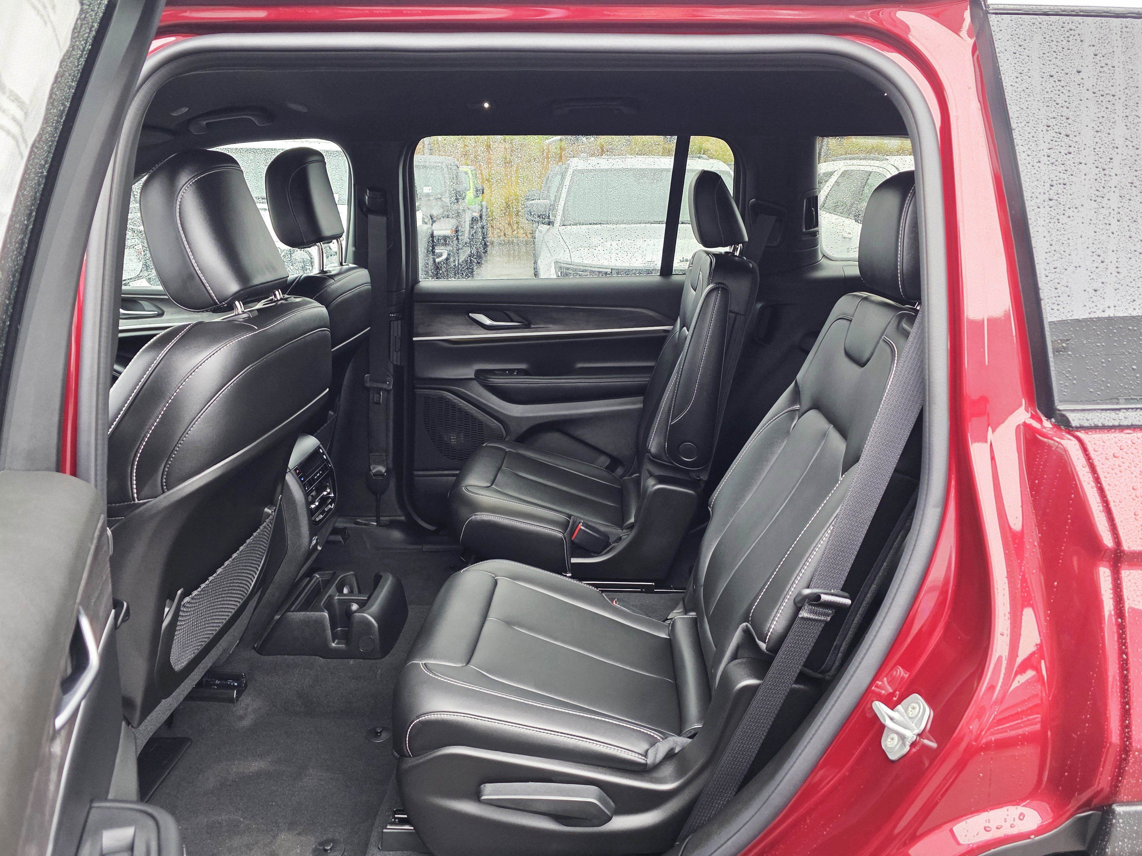 New 2025 Jeep Grand Cherokee L Limited image 18