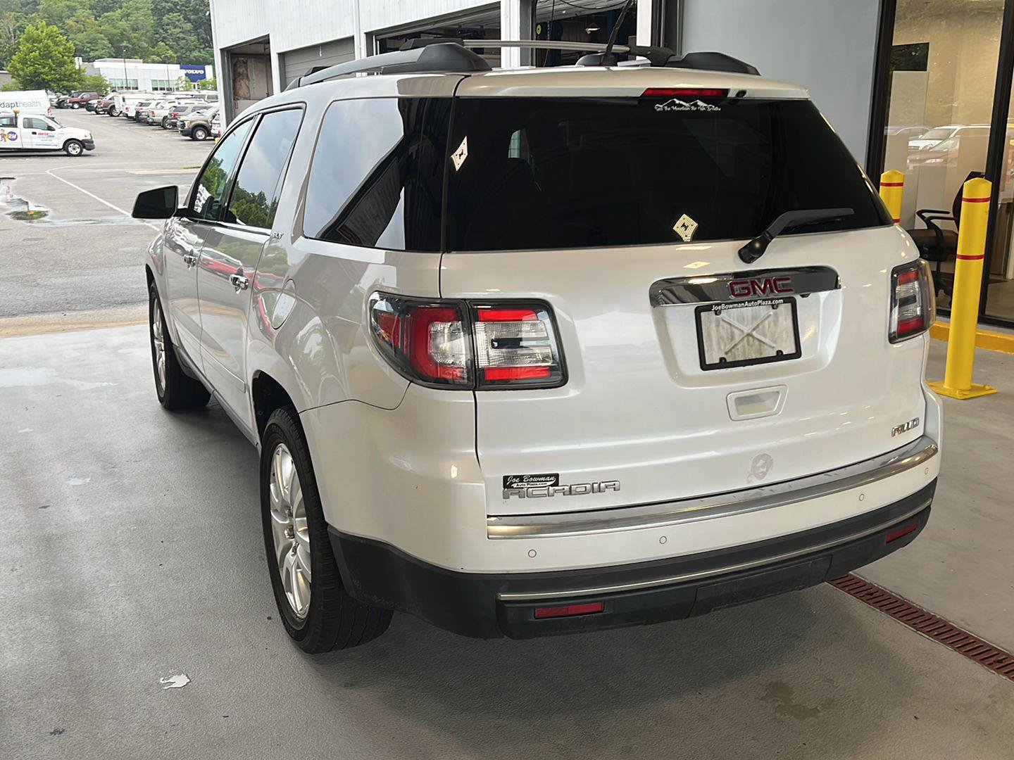 Used 2016 GMC Acadia SLT w/ Premium Edition AWD/4WD image 3